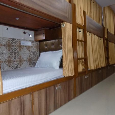 Metro Inn Dormitory Bombay Eksteriør billede
