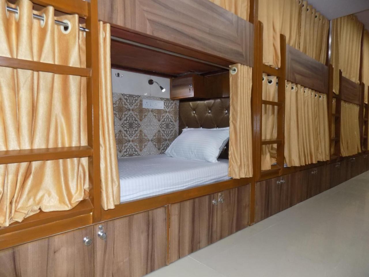Metro Inn Dormitory Bombay Eksteriør billede