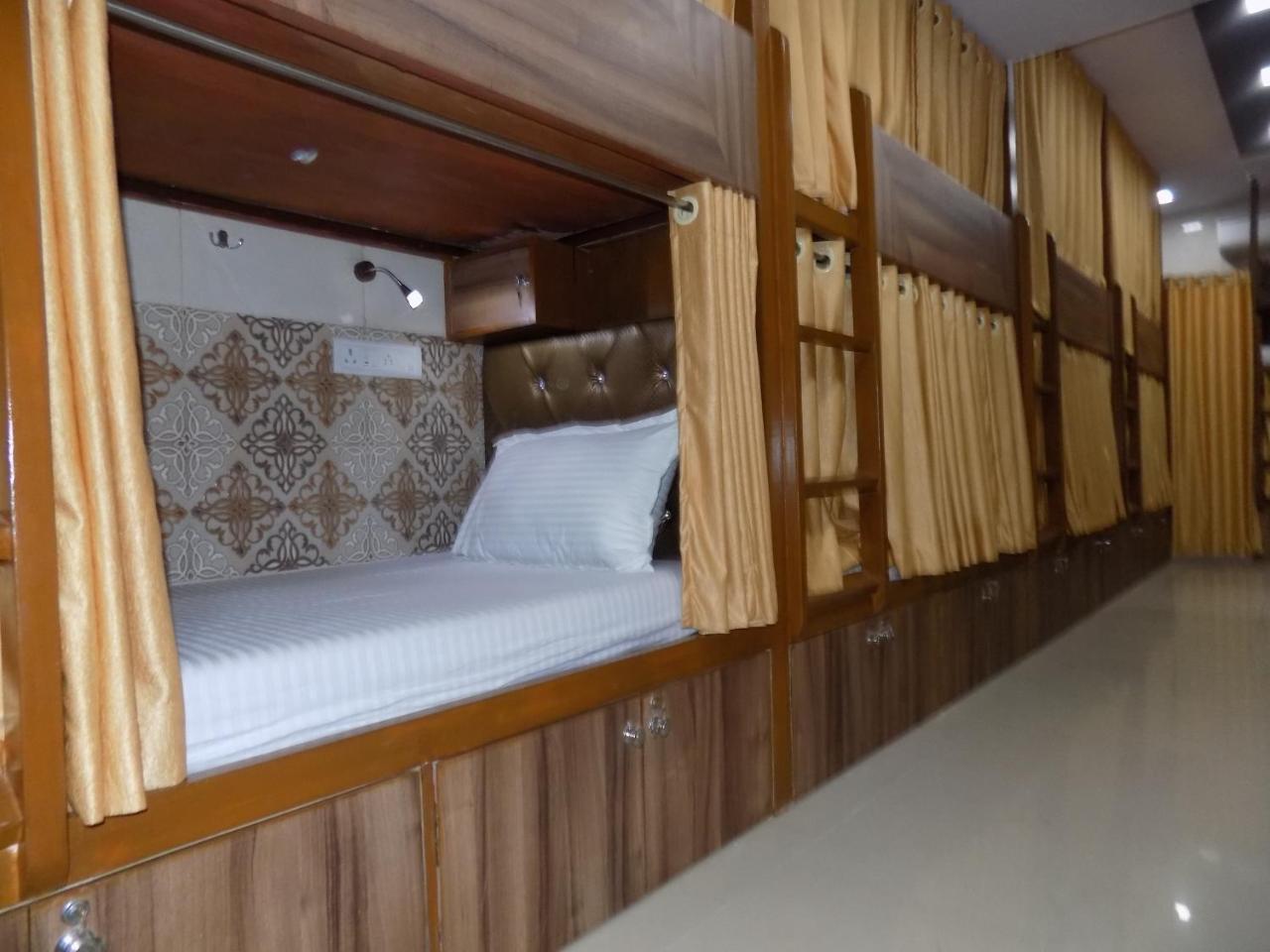 Metro Inn Dormitory Bombay Eksteriør billede