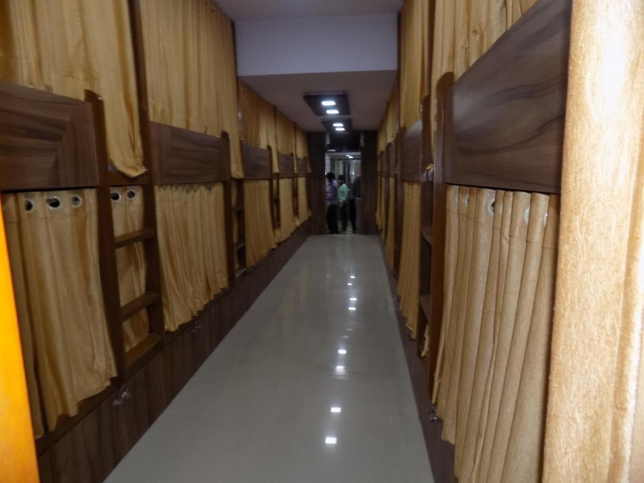 Metro Inn Dormitory Bombay Eksteriør billede