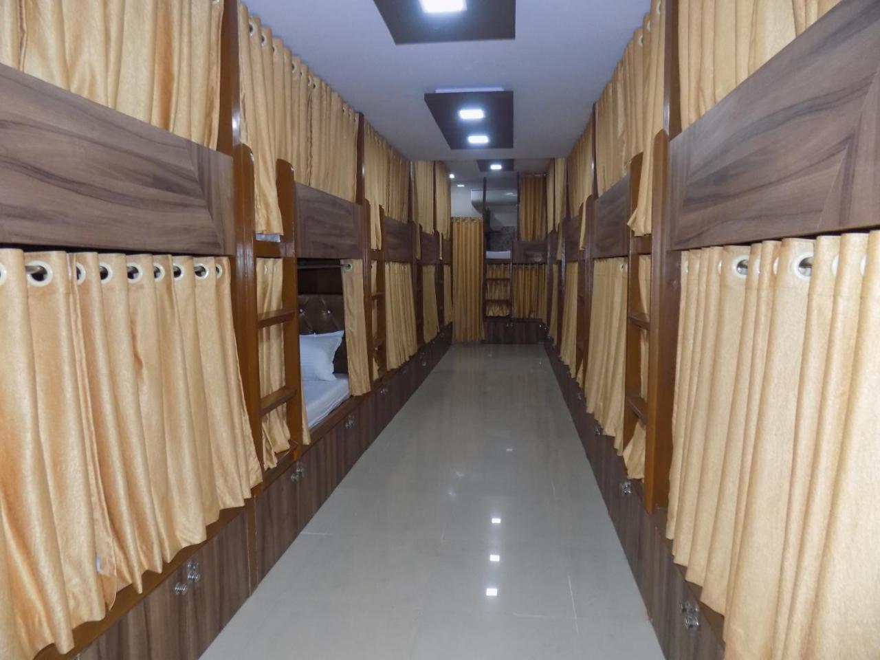 Metro Inn Dormitory Bombay Eksteriør billede